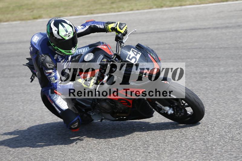 /Archiv-2025/49 26.08.2025 Cornu Master School ADR/gruen-vert/54